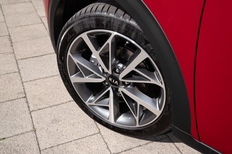 Колеса Kia Niro EcoHybrid (DE) 2019 года  (UK) (фото 14 из 40)